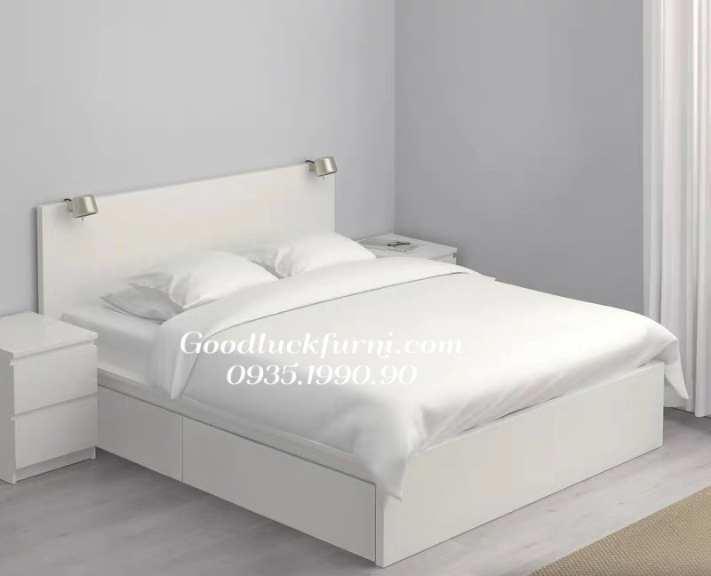 Thiết kế ấn tượng giường ngủ đơn giản màu trắng với họa tiết phong cách